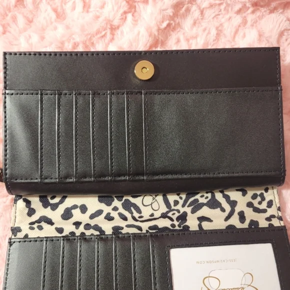 Hard To Find! Jessica Simpson large bifold/zip-around wallet. - Picture 5 of 16